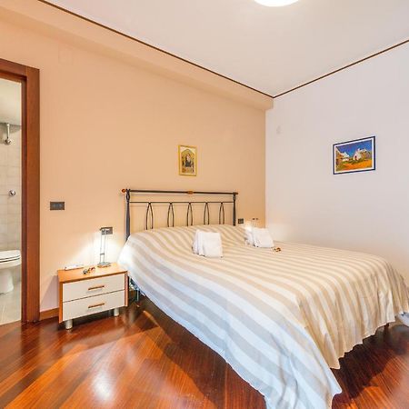 A Casa Di Sara Ermy Bed & Breakfast บารี ภายนอก รูปภาพ