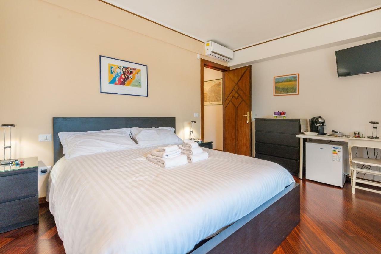 A Casa Di Sara Ermy Bed & Breakfast บารี ภายนอก รูปภาพ